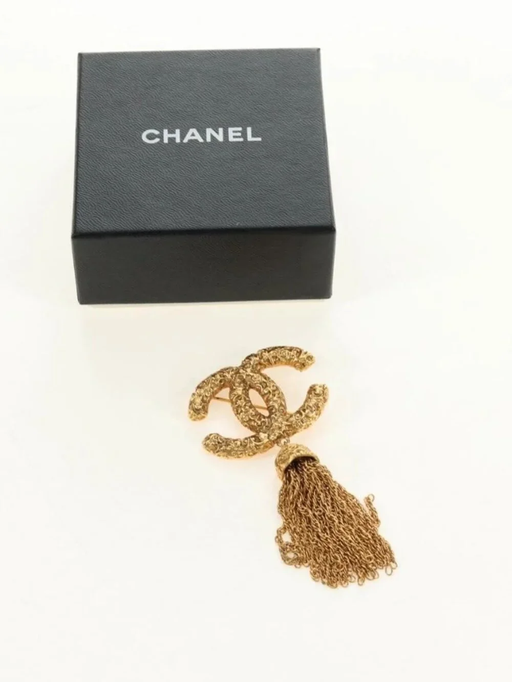 CHANEL CC Fringe Lava Brooch metal Gold CC Auth am11879SM